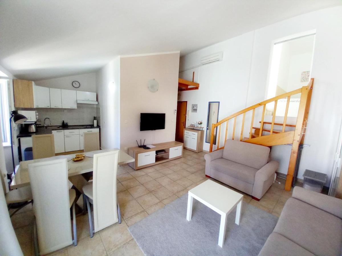 Apartment Karlo Medulin Bagian luar foto
