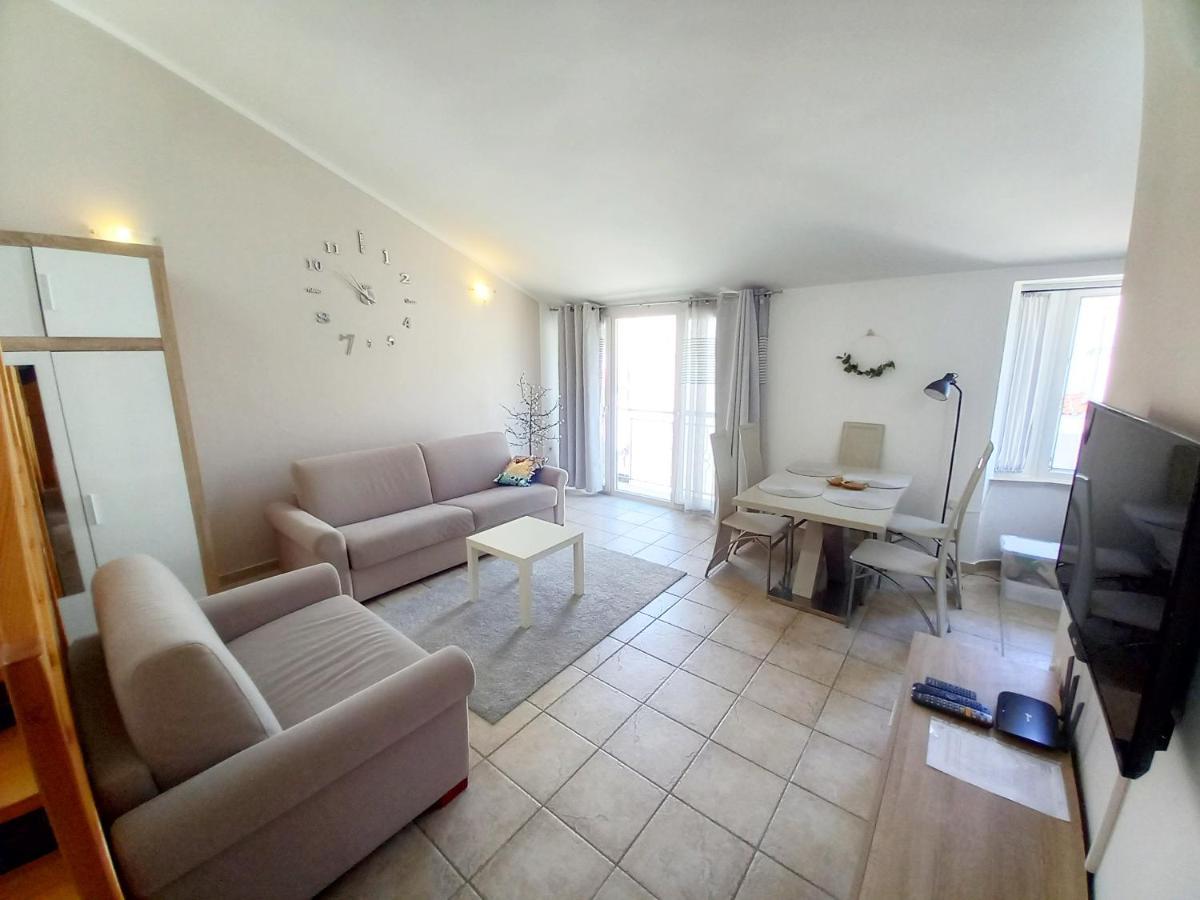 Apartment Karlo Medulin Bagian luar foto